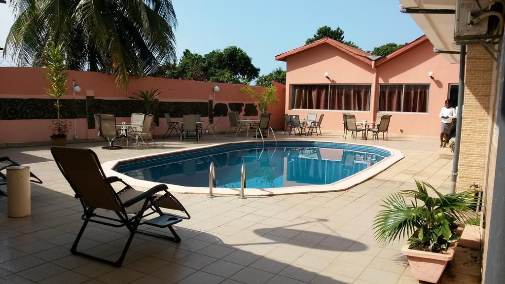 Zambezi Inn Hotel Conakry Exteriör bild