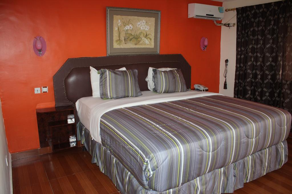 Zambezi Inn Hotel Conakry Exteriör bild