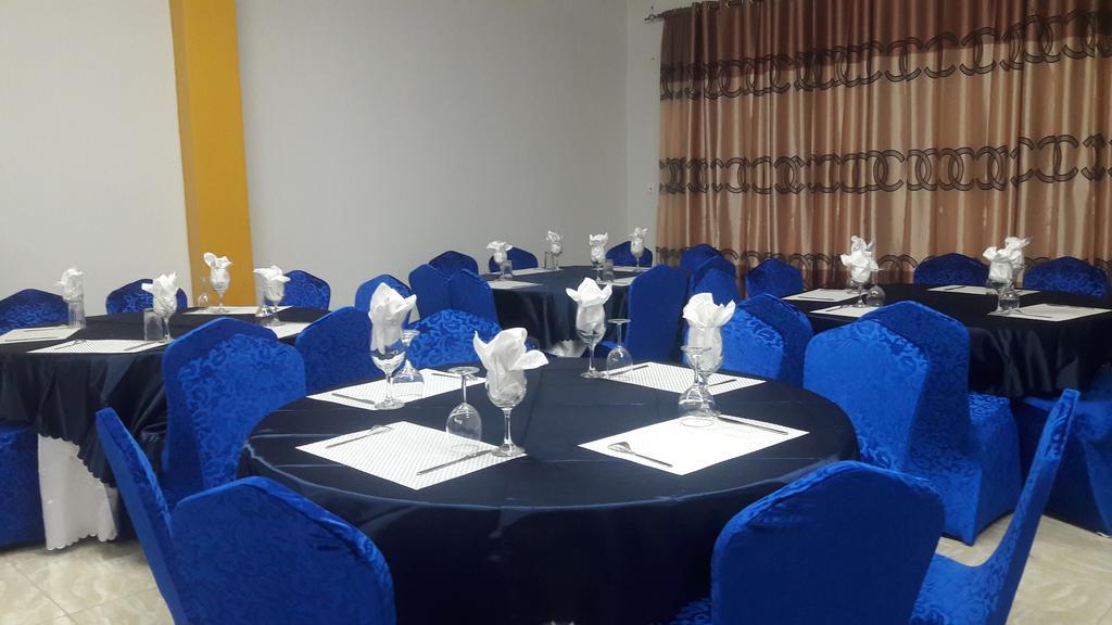 Zambezi Inn Hotel Conakry Exteriör bild