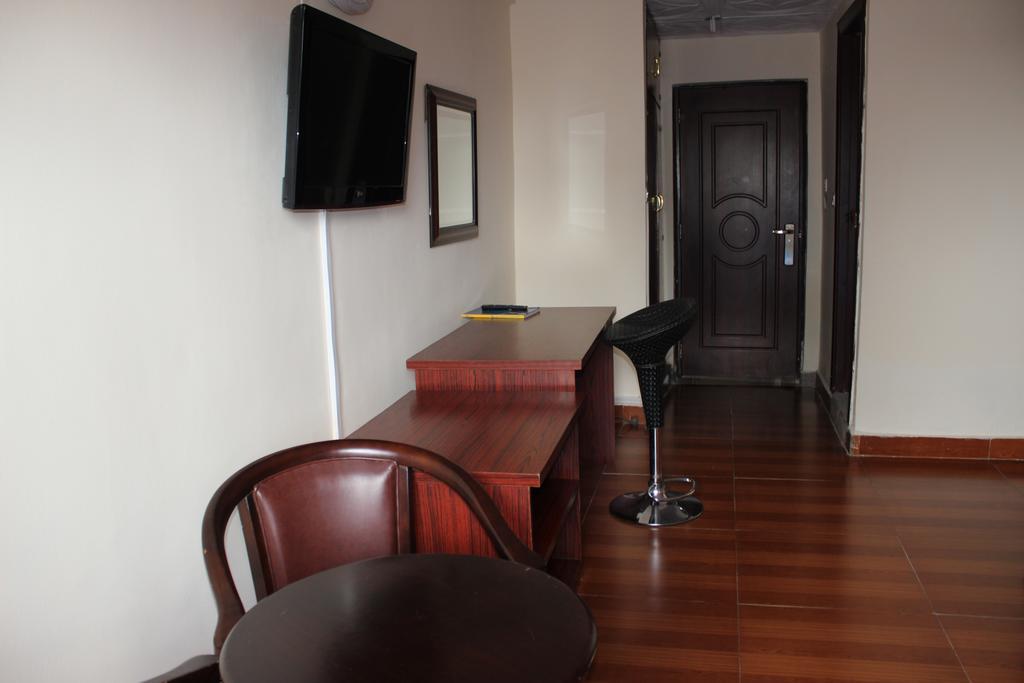 Zambezi Inn Hotel Conakry Exteriör bild