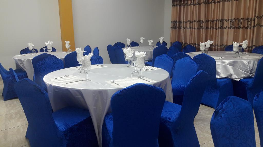 Zambezi Inn Hotel Conakry Exteriör bild