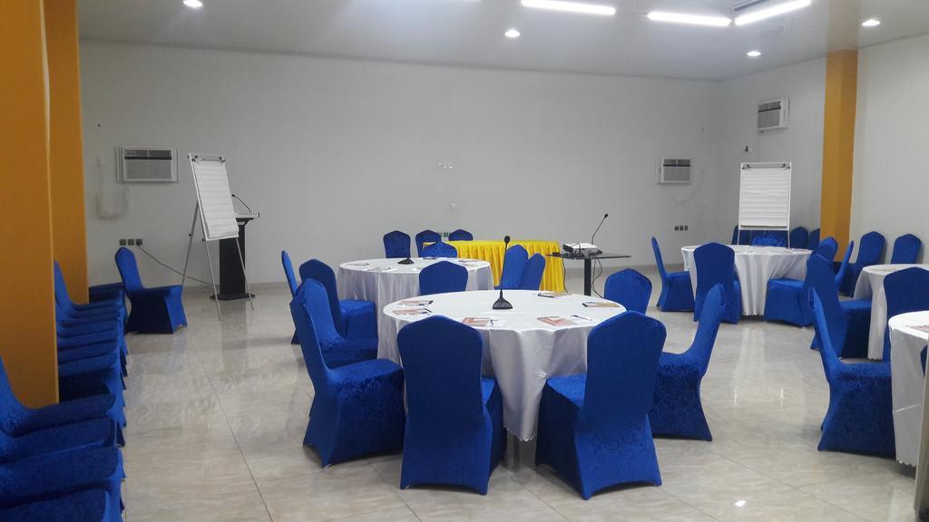 Zambezi Inn Hotel Conakry Exteriör bild